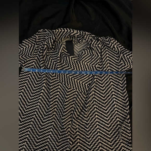 The Limited chevron convertible tunic oversized cardigan size Medium NWT - Picture 8 of 10